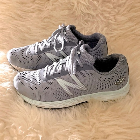 New Balance Gray/Teal Running Shoes - Picture 1 of 8